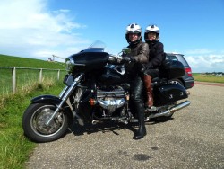 Links kann man sich die Nordsee vorstellen und links das Ijselmeer